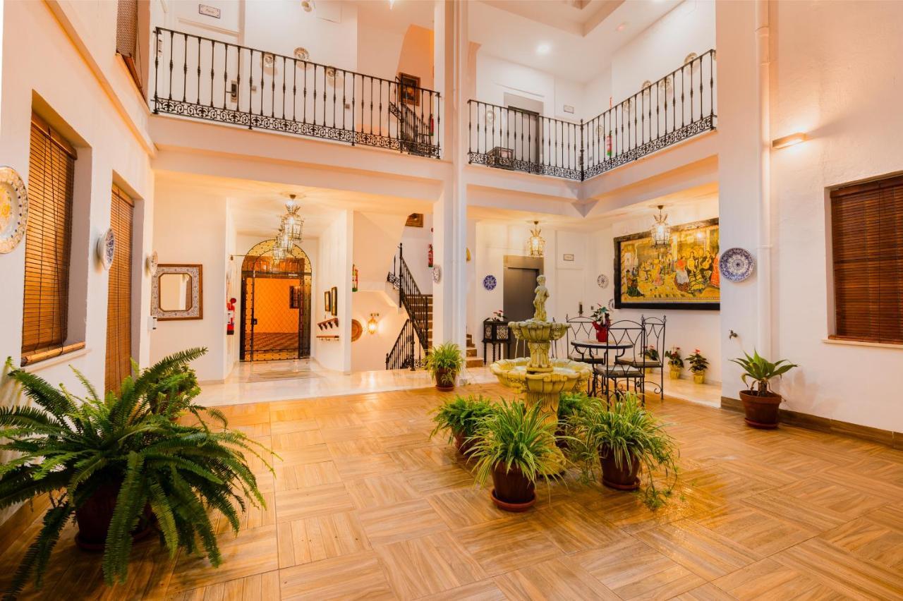 Apartamentos Cruz De San Andres Sevilla Buitenkant foto