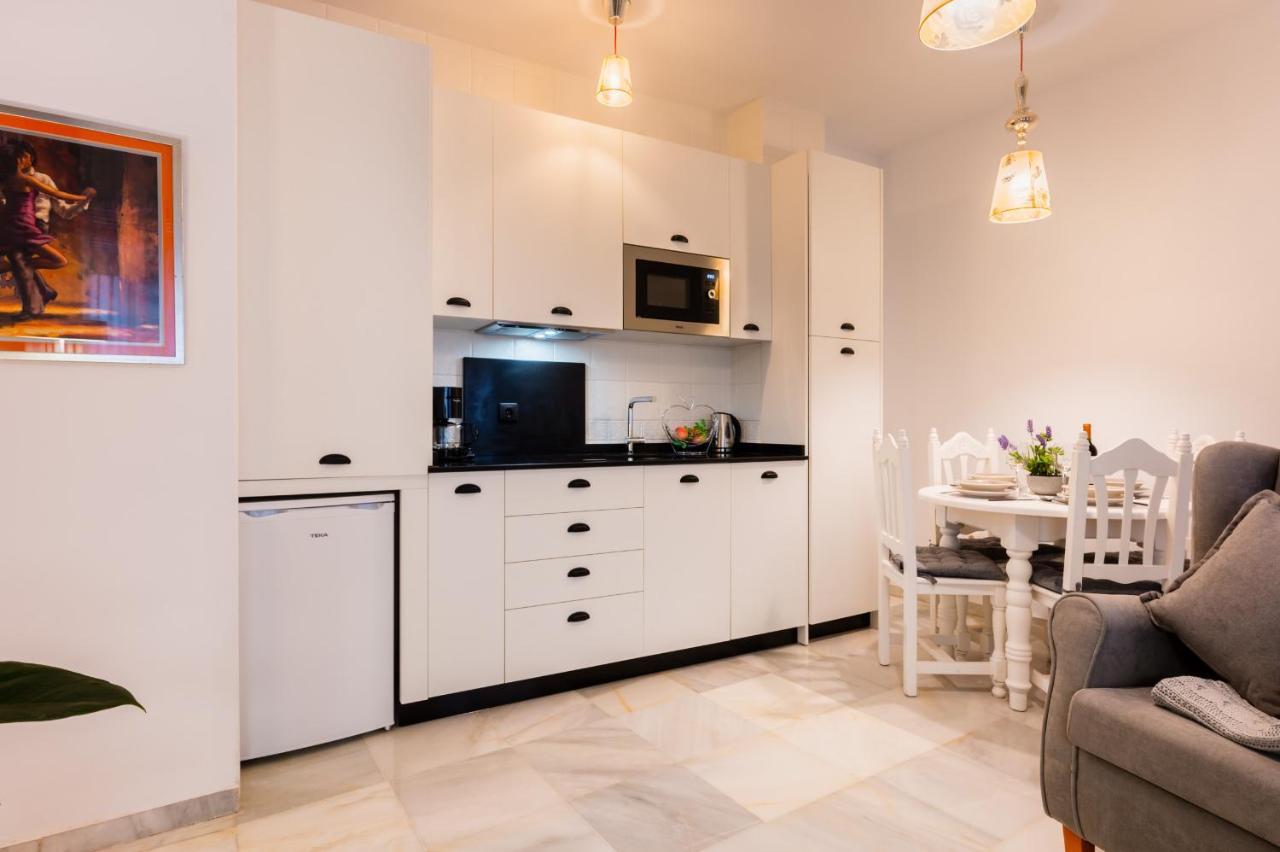 Apartamentos Cruz De San Andres Sevilla Buitenkant foto