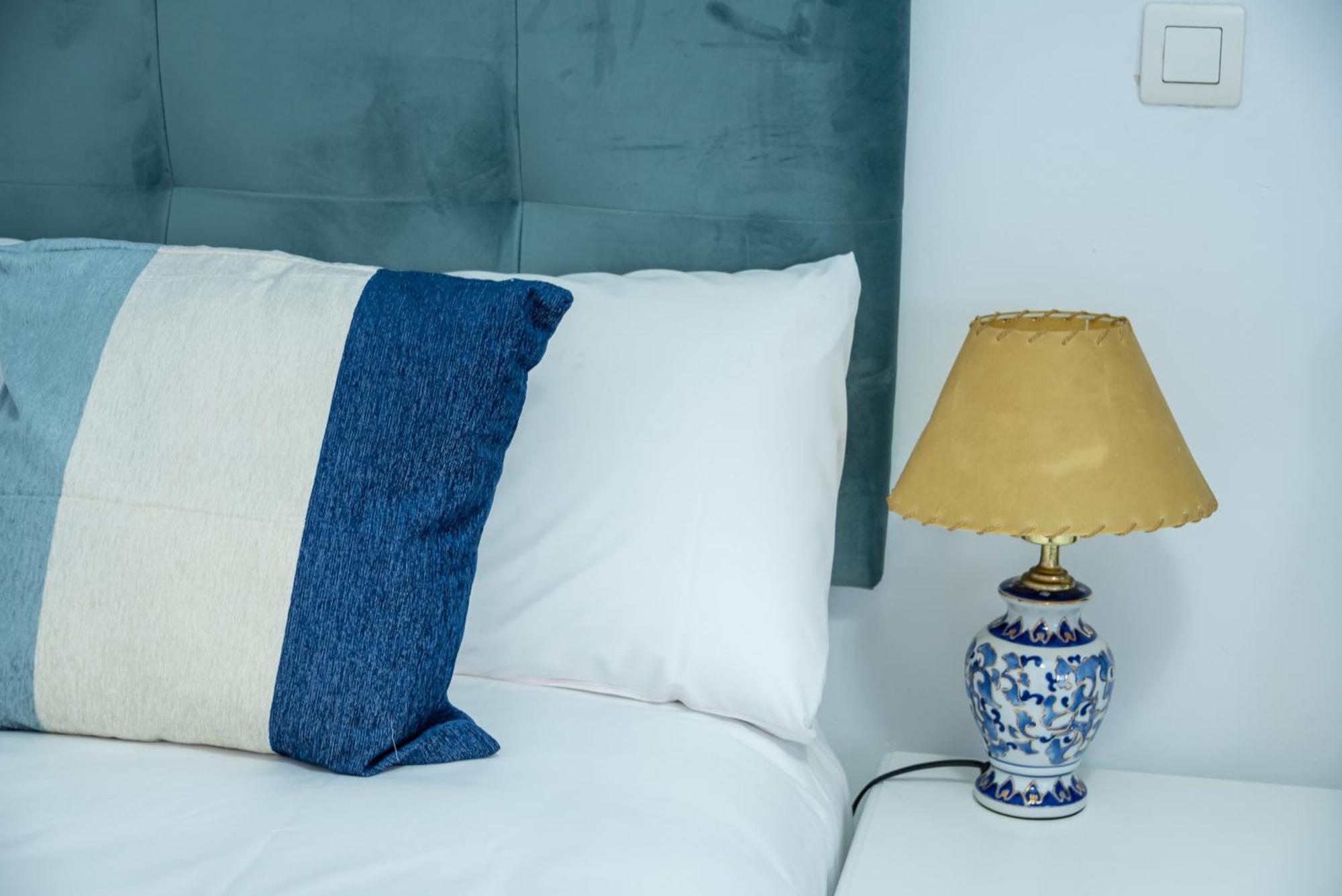 Apartamentos Cruz De San Andres Sevilla Kamer foto