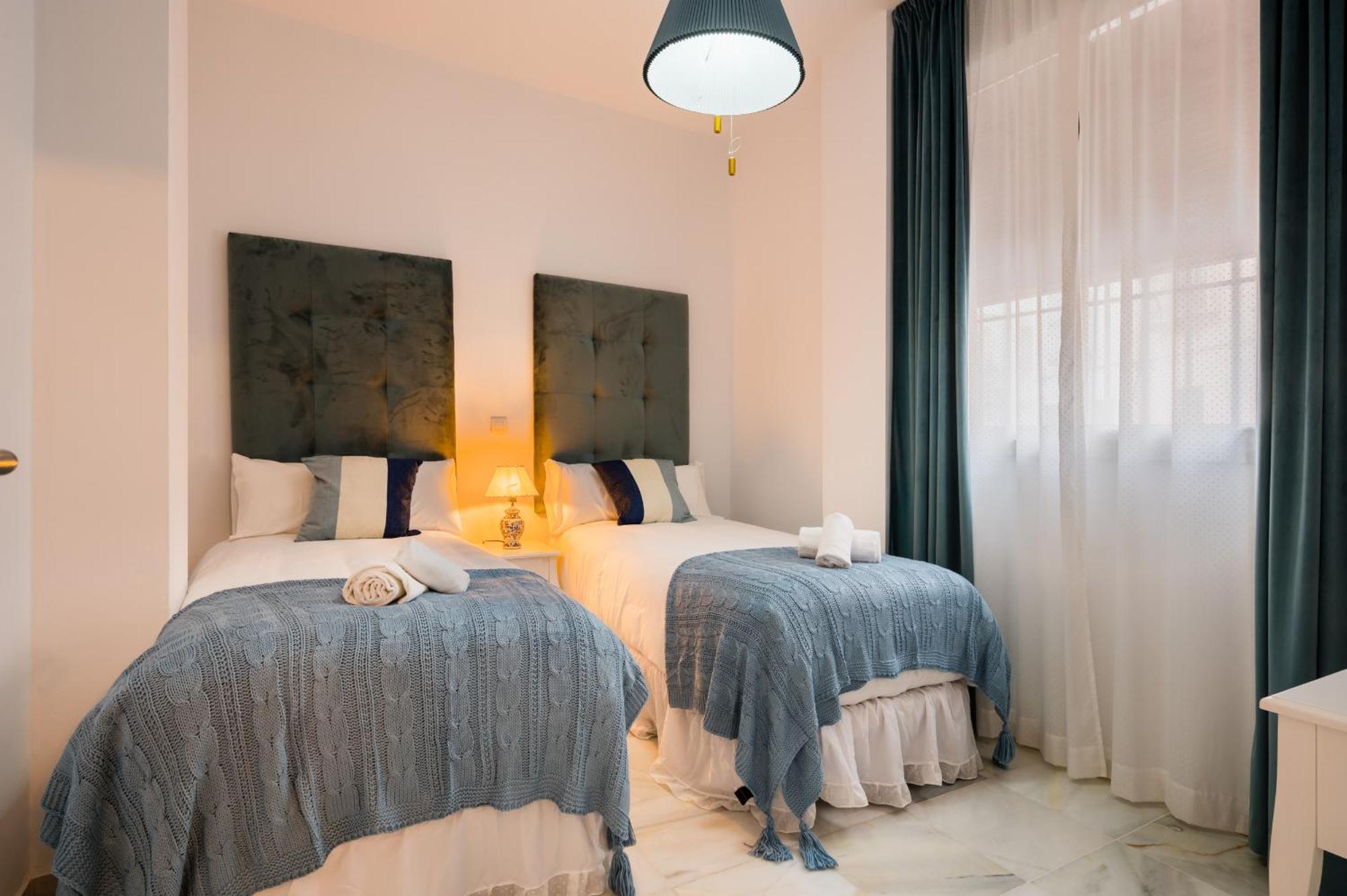 Apartamentos Cruz De San Andres Sevilla Kamer foto